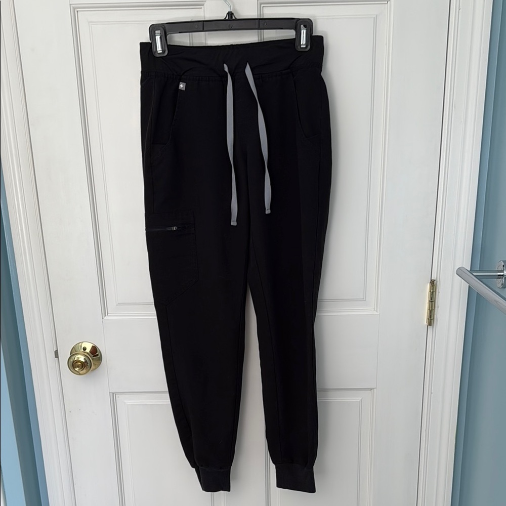 Figs Classic Black Zamora Jogger Pants with Gray Drawstrings